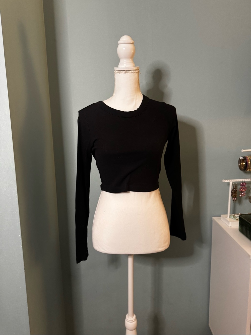 Victoria’s Secret PINK Ribbed Long-Sleeve Black Cropped Top